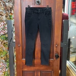 Express- Double Button Black Cropped Mid Rise Jeans, Size 8